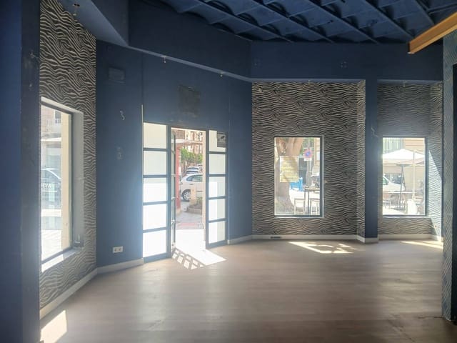 Commerciale da affittare in Cartagena - 2.400 € (Rif: 10034064)