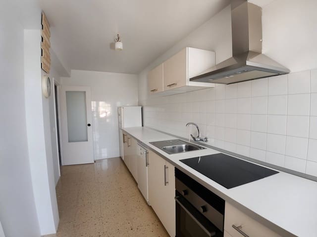 3 slaapkamer Flat te huur in Cartagena met garage - € 750 (Ref: 9890710)