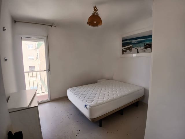3 slaapkamer Flat te huur in Cartagena met garage - € 750 (Ref: 9890710)