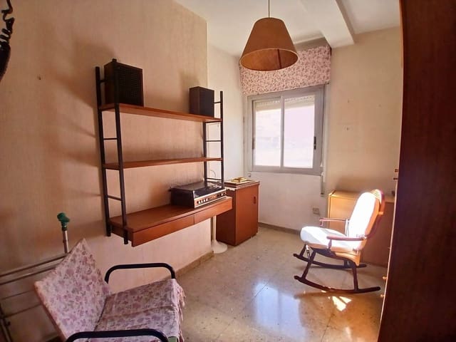 Piso de 4 habitaciones en Cartagena en venta - 184.000 € (Ref: 9890718)