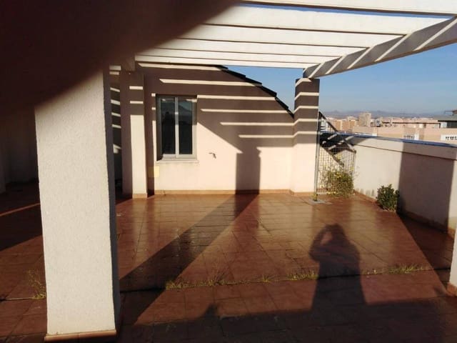 3 bedroom Penthouse for rent in Cartagena with garage - € 750 (Ref: 9898748)