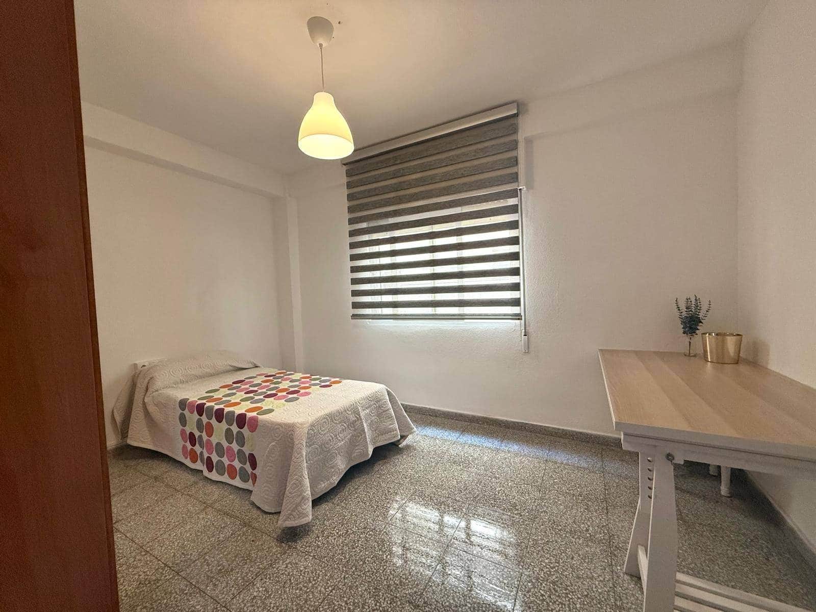 Apartamento de 2 habitaciones en Cartagena en alquiler - 700 € (Ref: 9915891)