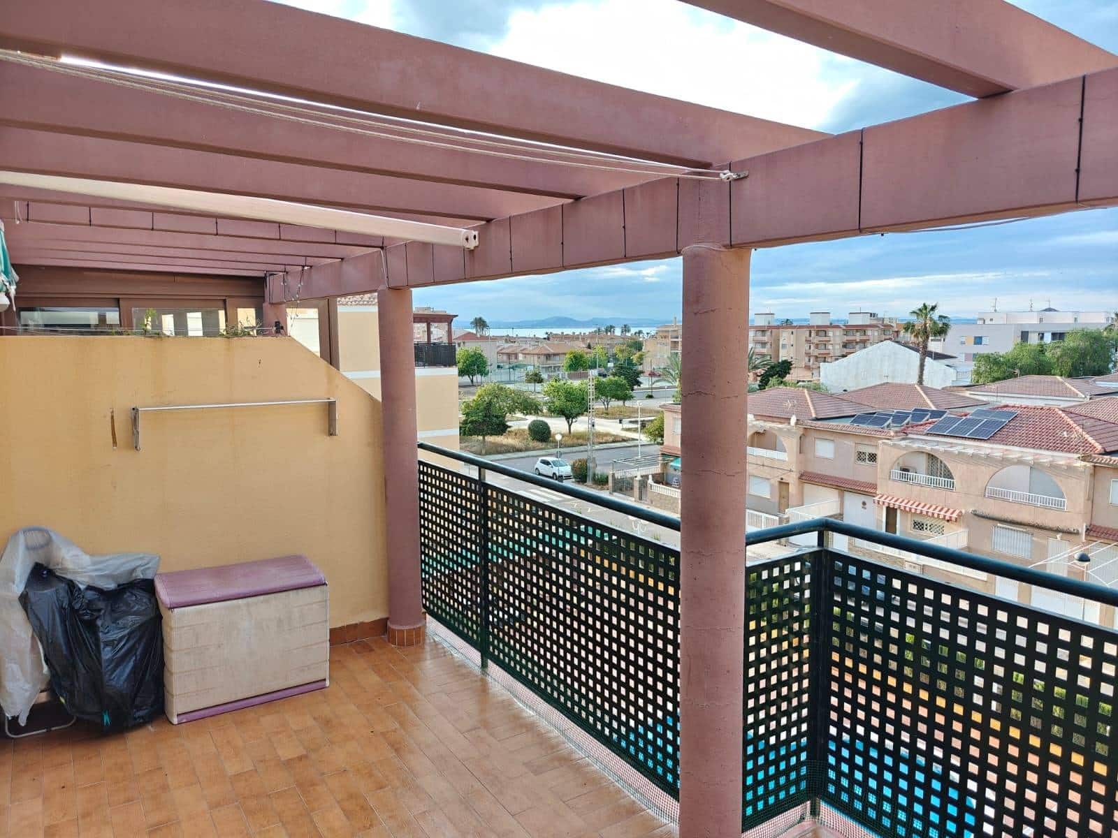 2 soveværelse Penthouse til leje i Islas Menores med swimmingpool - € 700 (Ref: 9915892)