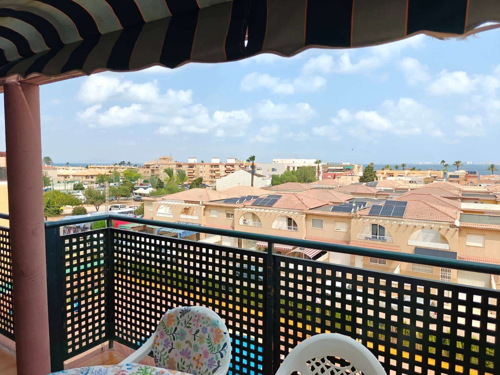 2 soveværelse Penthouse til leje i Islas Menores med swimmingpool - € 700 (Ref: 9915892)