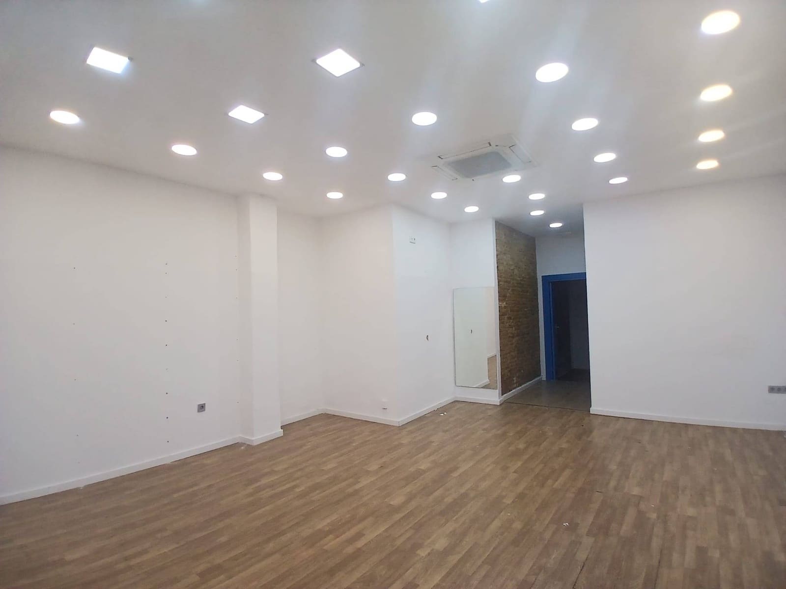 Commercieel te huur in Cartagena - € 800 (Ref: 9920503)