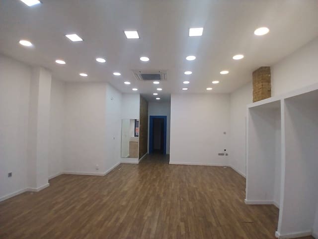 Commercieel te huur in Cartagena - € 800 (Ref: 9920503)