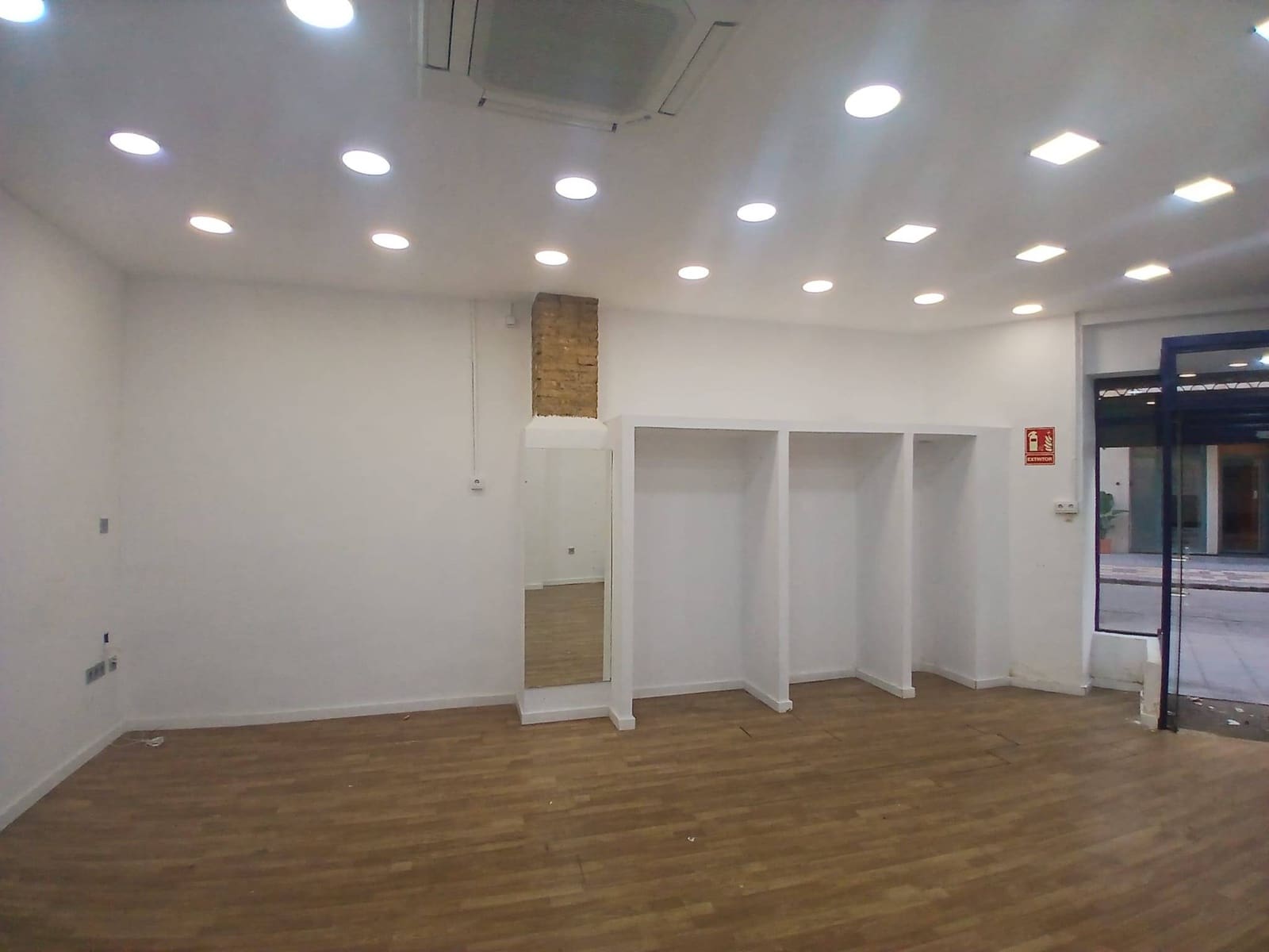 Commercieel te huur in Cartagena - € 800 (Ref: 9920503)