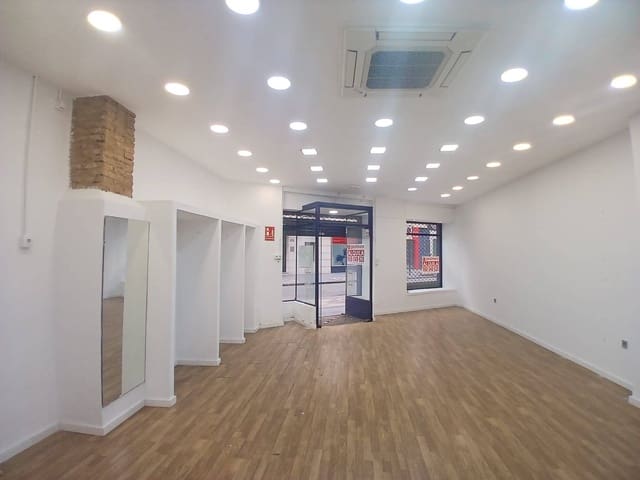 Commercieel te huur in Cartagena - € 800 (Ref: 9920503)