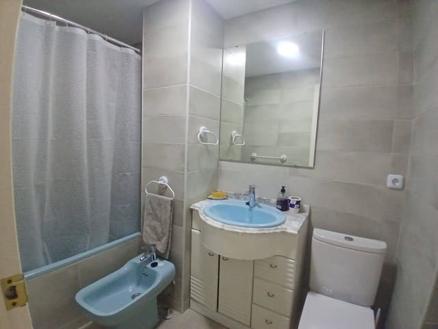 4 sovrum Lägenhet att hyra i Cartagena - 1 100 € (Ref: 9922367)