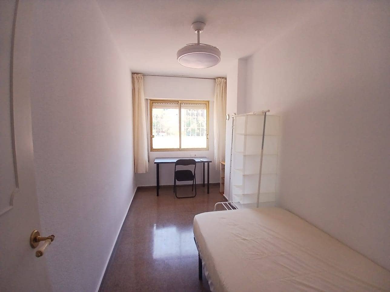 Piso de 4 habitaciones en Cartagena en alquiler - 1.100 € (Ref: 9922367)