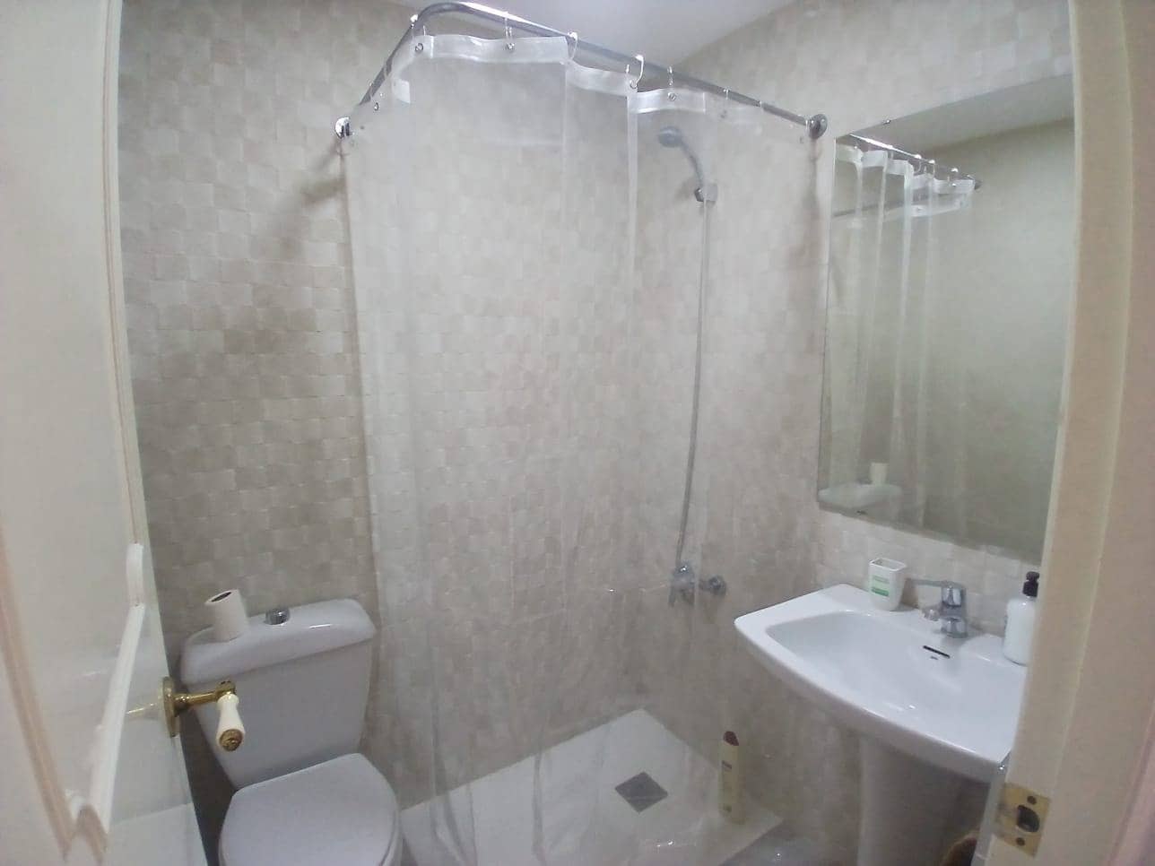 Piso de 4 habitaciones en Cartagena en alquiler - 1.100 € (Ref: 9922367)
