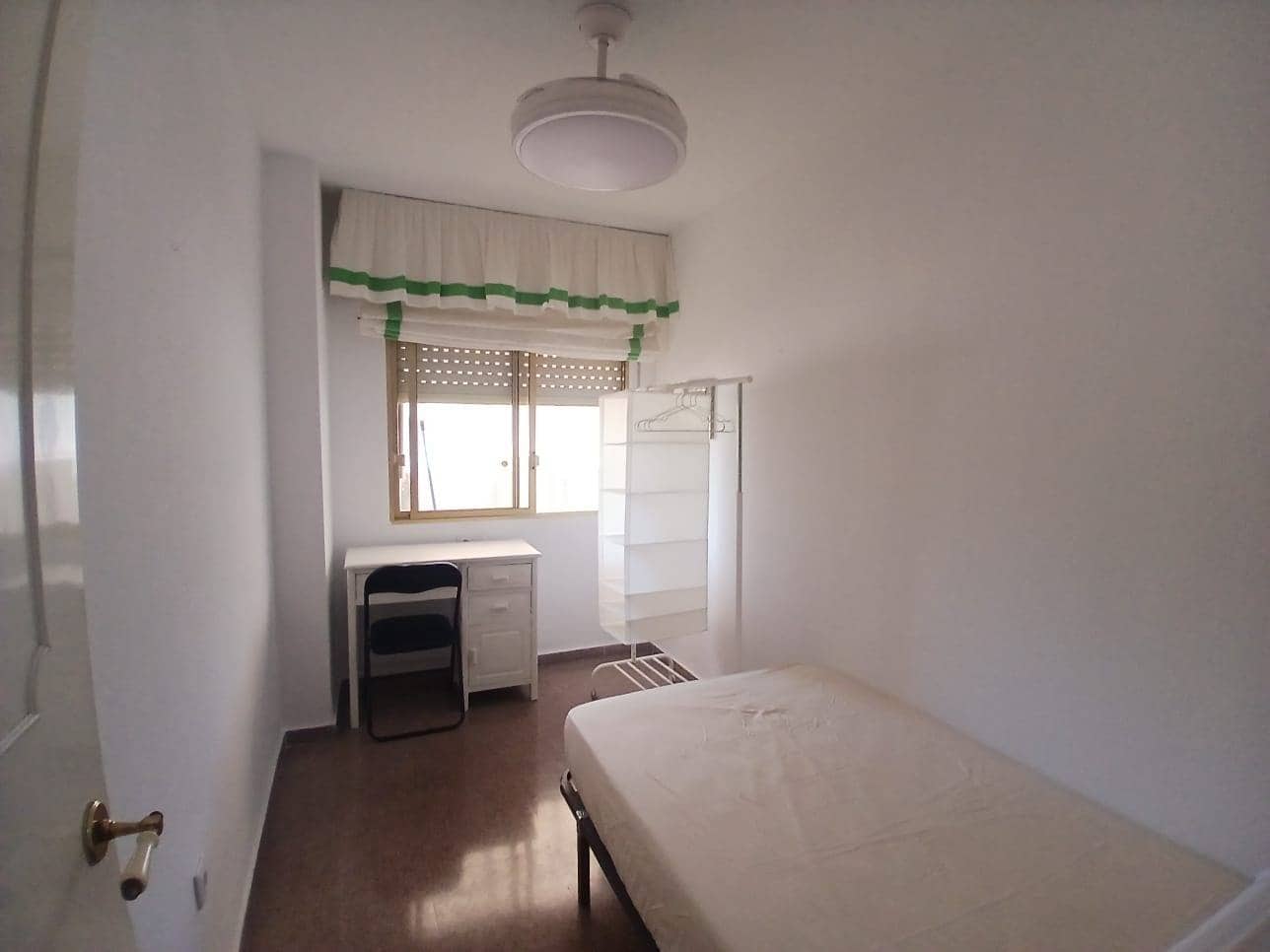 Piso de 4 habitaciones en Cartagena en alquiler - 1.100 € (Ref: 9922367)
