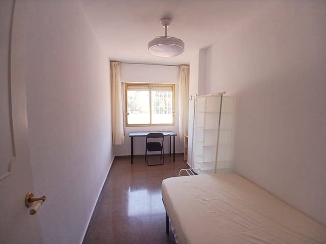 4 sovrum Lägenhet att hyra i Cartagena - 1 100 € (Ref: 9922367)