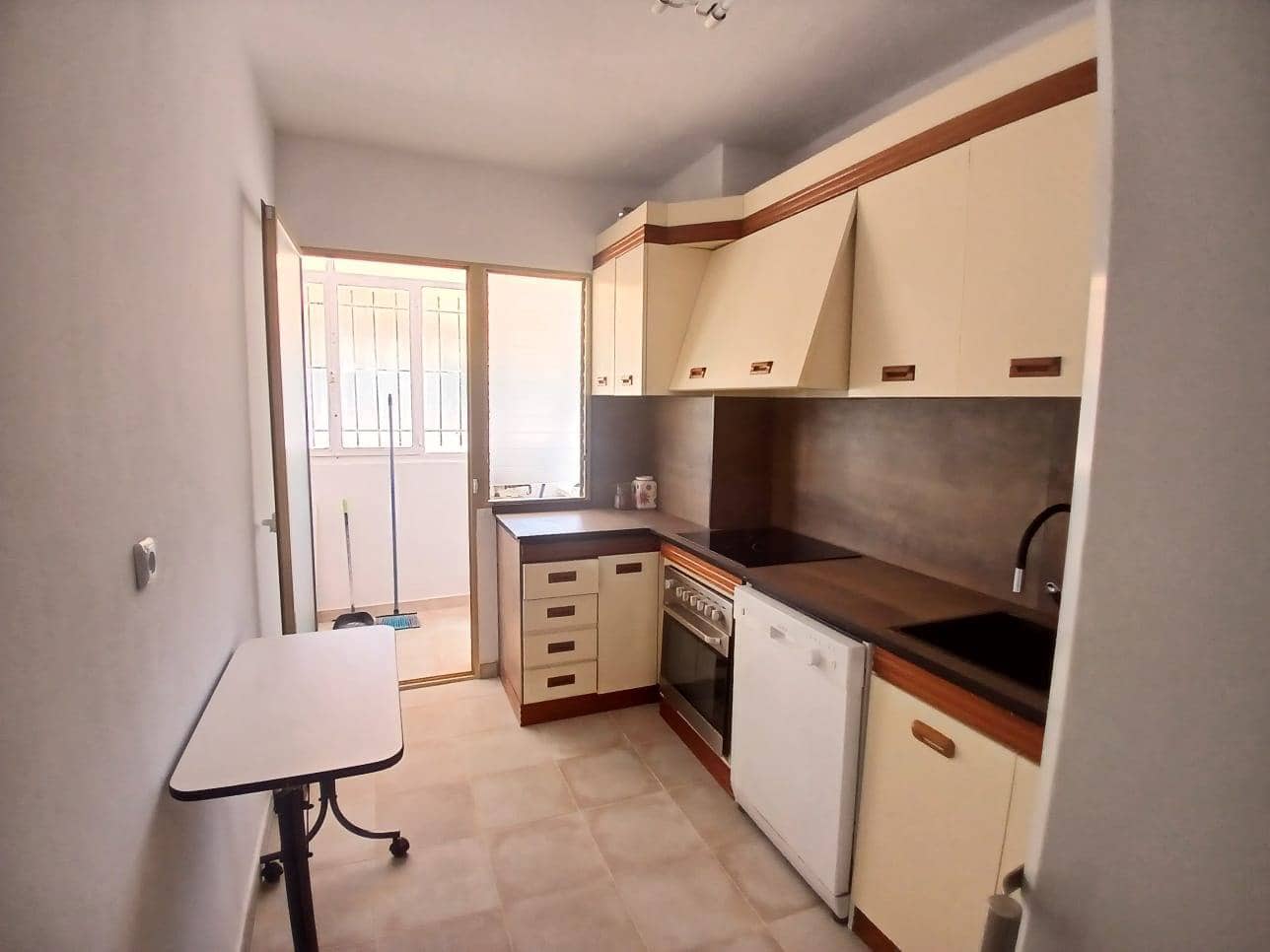 Piso de 4 habitaciones en Cartagena en alquiler - 1.100 € (Ref: 9922367)