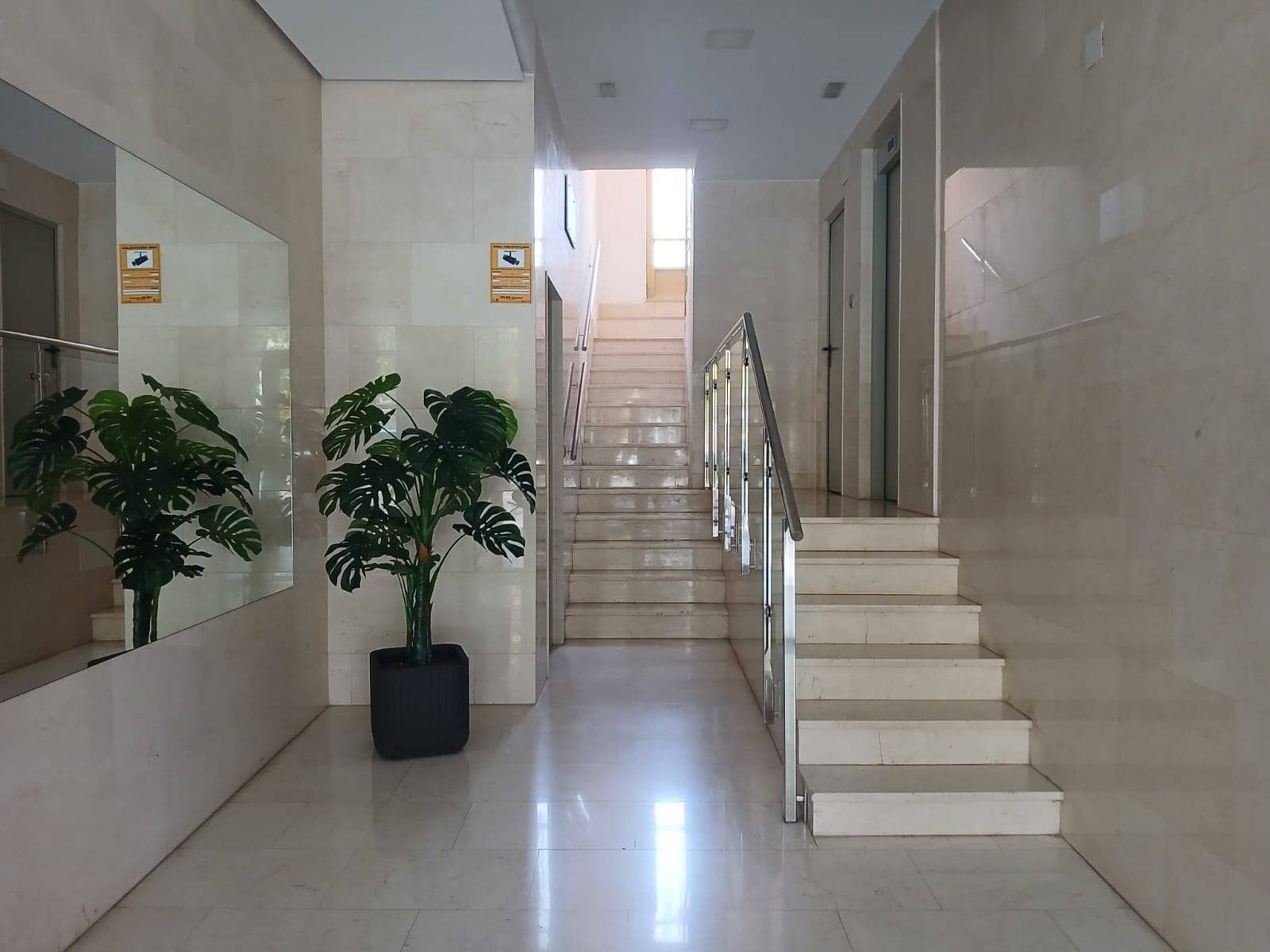 Piso de 4 habitaciones en Cartagena en alquiler - 1.100 € (Ref: 9922367)