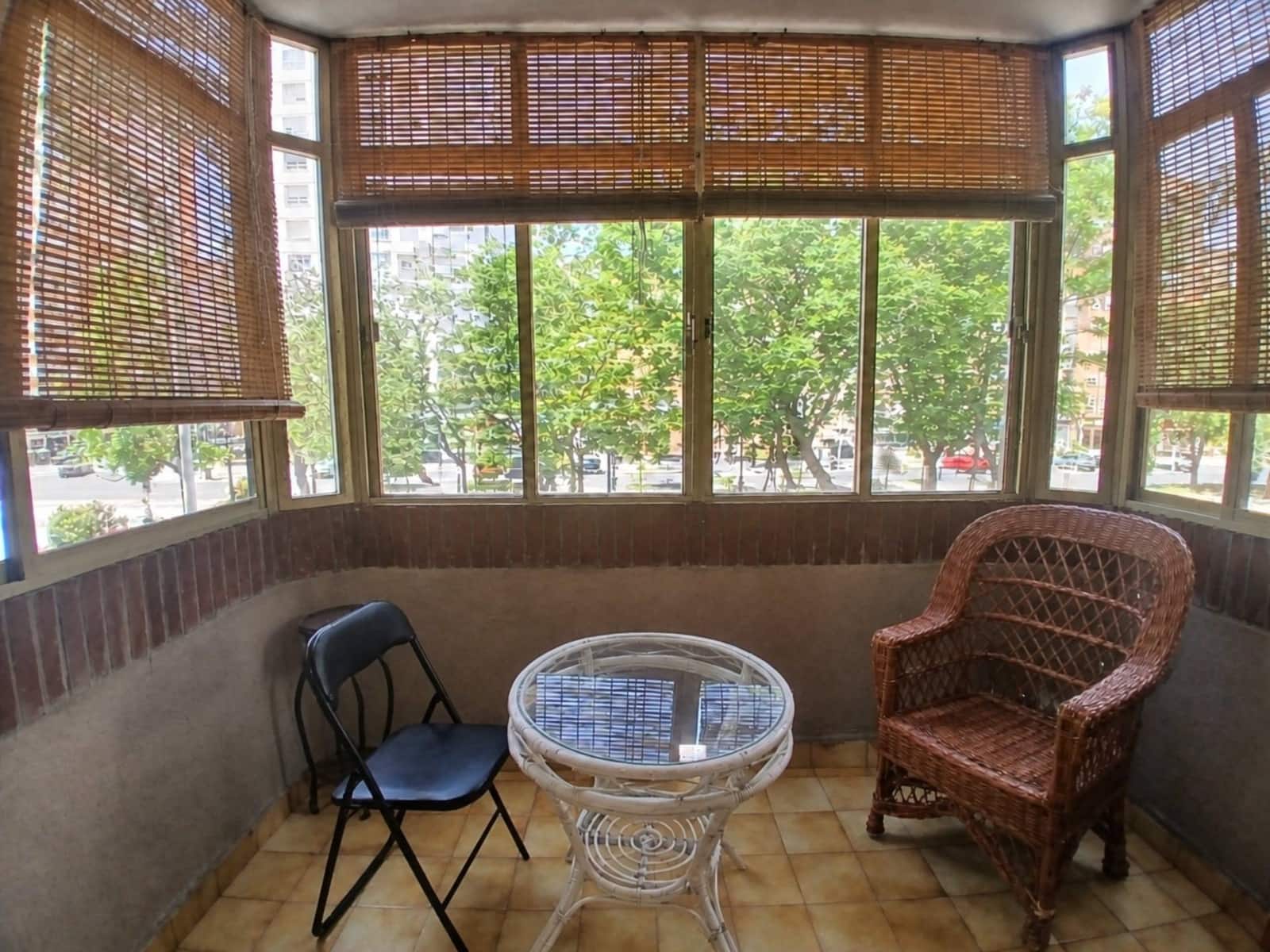 Piso de 4 habitaciones en Cartagena en alquiler - 1.100 € (Ref: 9922367)