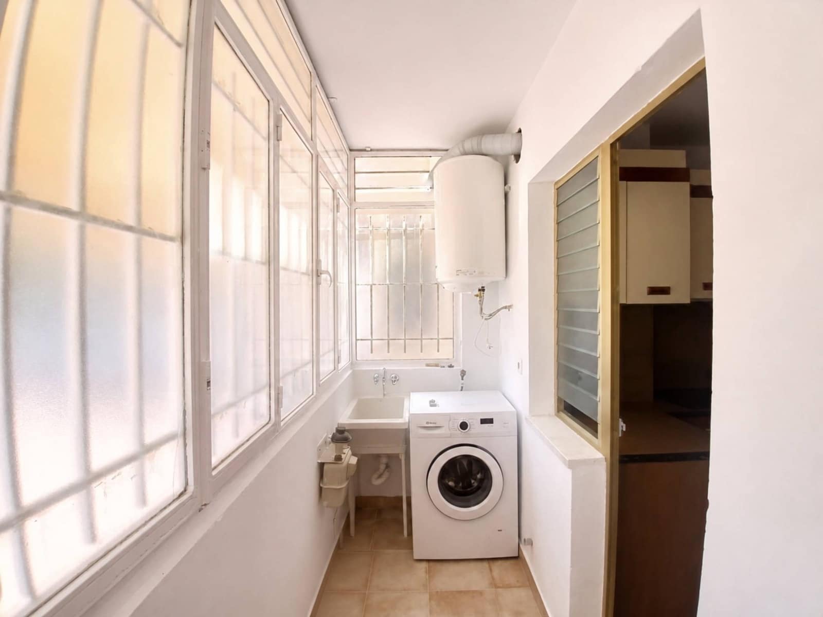 Piso de 4 habitaciones en Cartagena en alquiler - 1.100 € (Ref: 9922367)