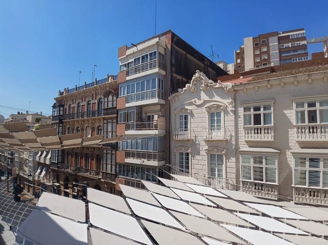 3 makuuhuone Asunto vuokrattavana paikassa Cartagena mukana 
autotalli - 1 250 € (Ref: 9924650)