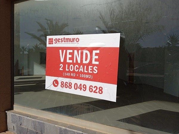 Commercial for sale in La Manga del Mar Menor - € 183,000 (Ref: 9924651)