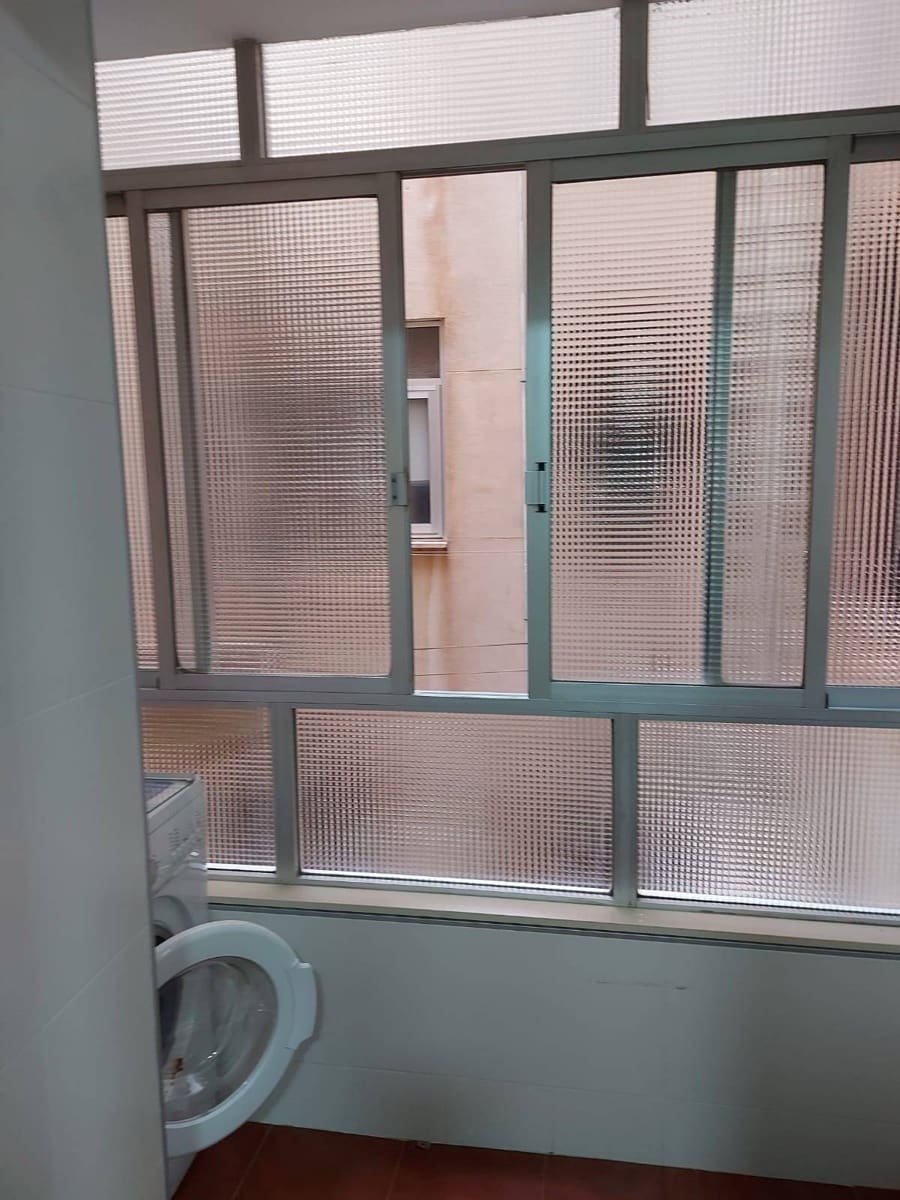5 bedroom Flat for rent in Cartagena with garage - € 1,250 (Ref: 9924652)