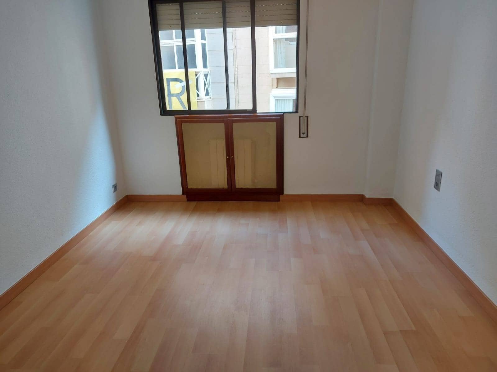 5 bedroom Flat for rent in Cartagena with garage - € 1,250 (Ref: 9924652)