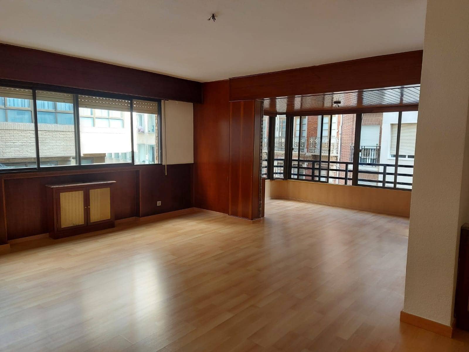 5 bedroom Flat for rent in Cartagena with garage - € 1,250 (Ref: 9924652)