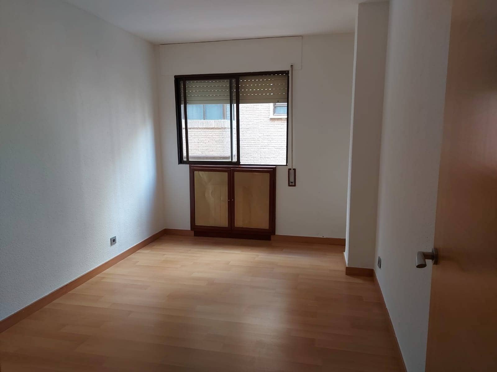 5 bedroom Flat for rent in Cartagena with garage - € 1,250 (Ref: 9924652)
