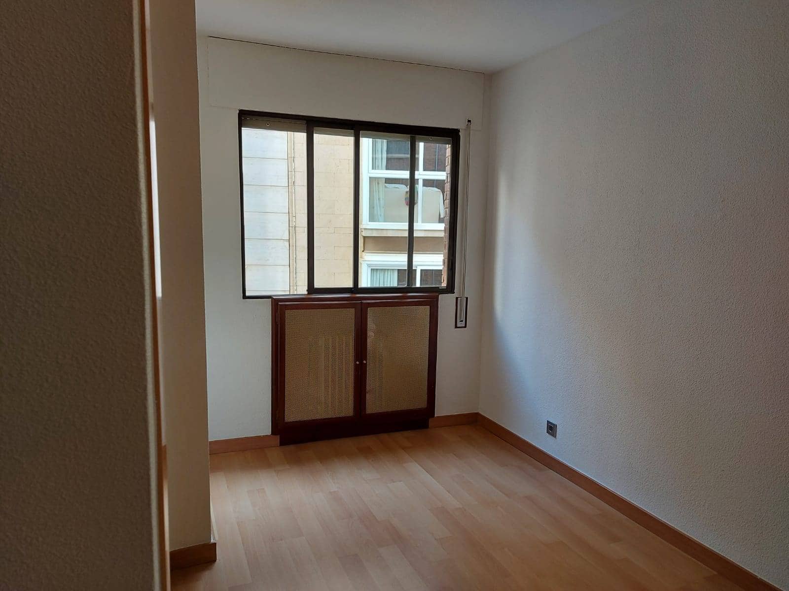 5 bedroom Flat for rent in Cartagena with garage - € 1,250 (Ref: 9924652)