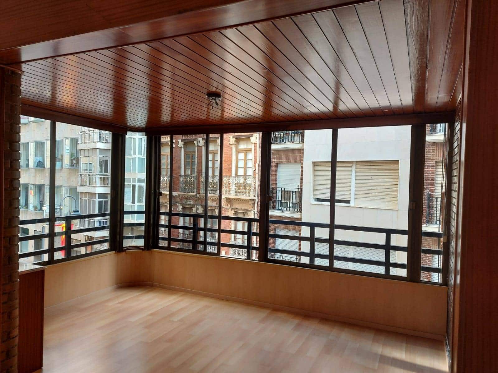 5 bedroom Flat for rent in Cartagena with garage - € 1,250 (Ref: 9924652)