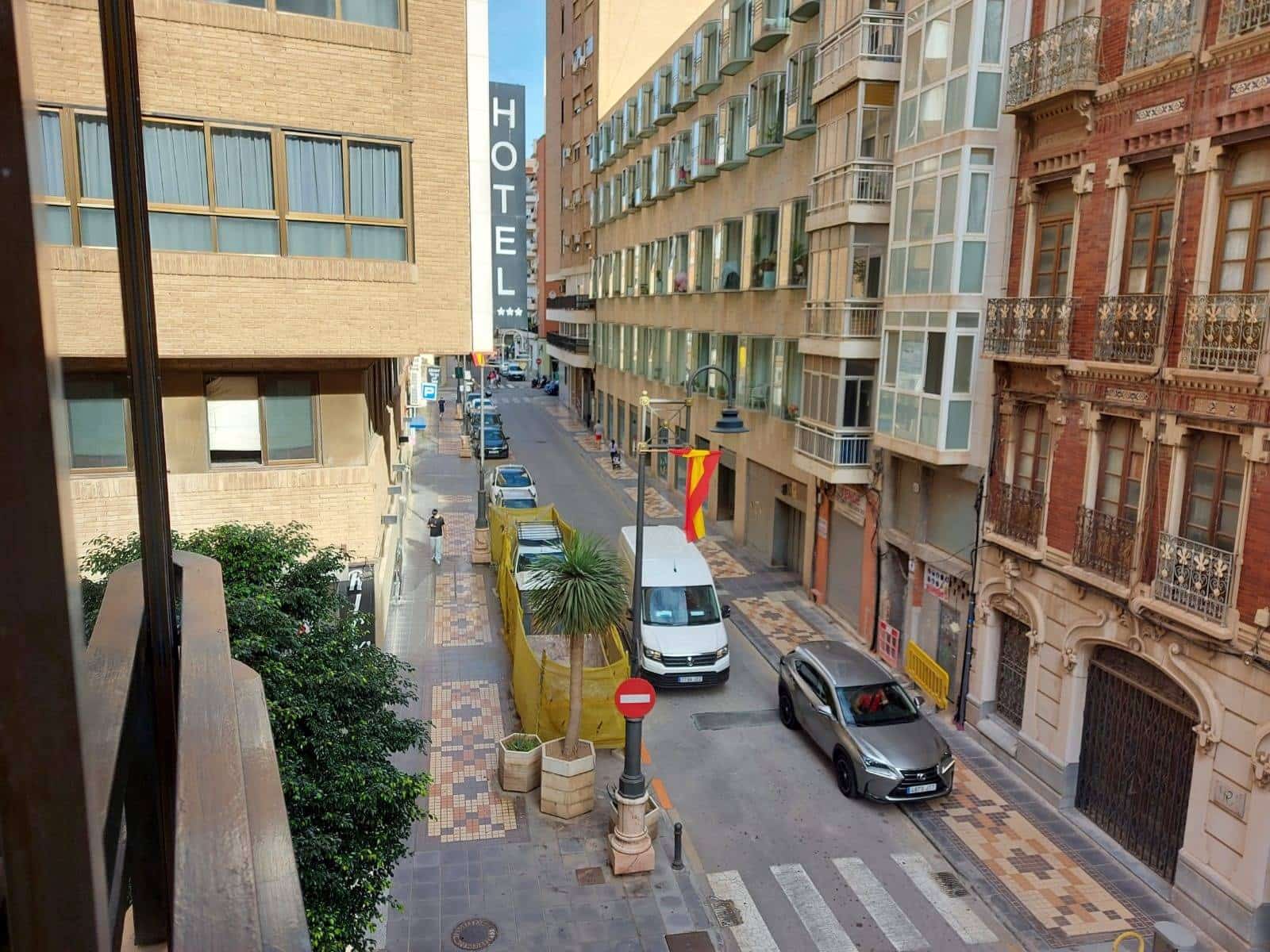 5 bedroom Flat for rent in Cartagena with garage - € 1,250 (Ref: 9924652)