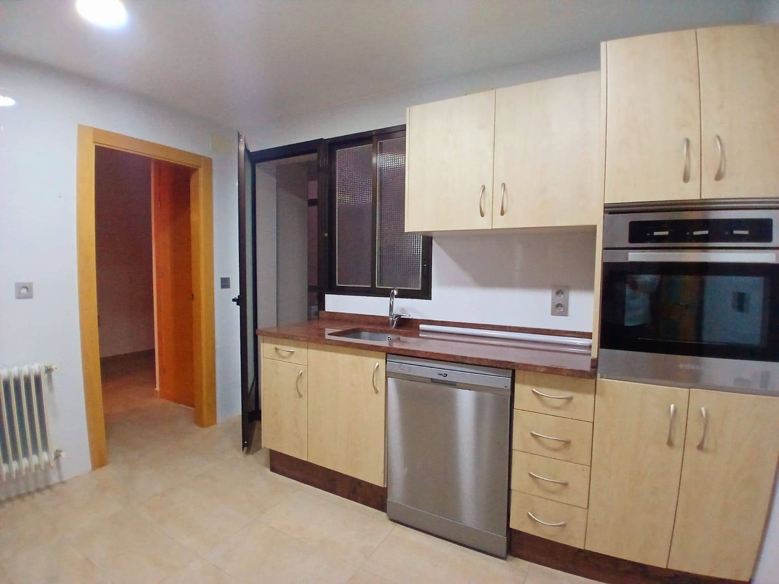 5 bedroom Flat for rent in Cartagena with garage - € 1,250 (Ref: 9924652)