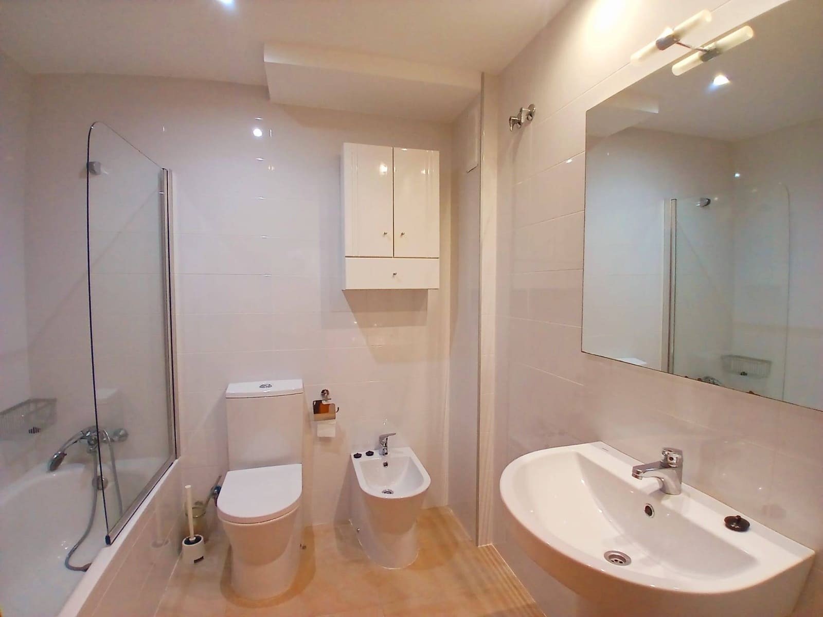 5 bedroom Flat for rent in Cartagena with garage - € 1,250 (Ref: 9924652)