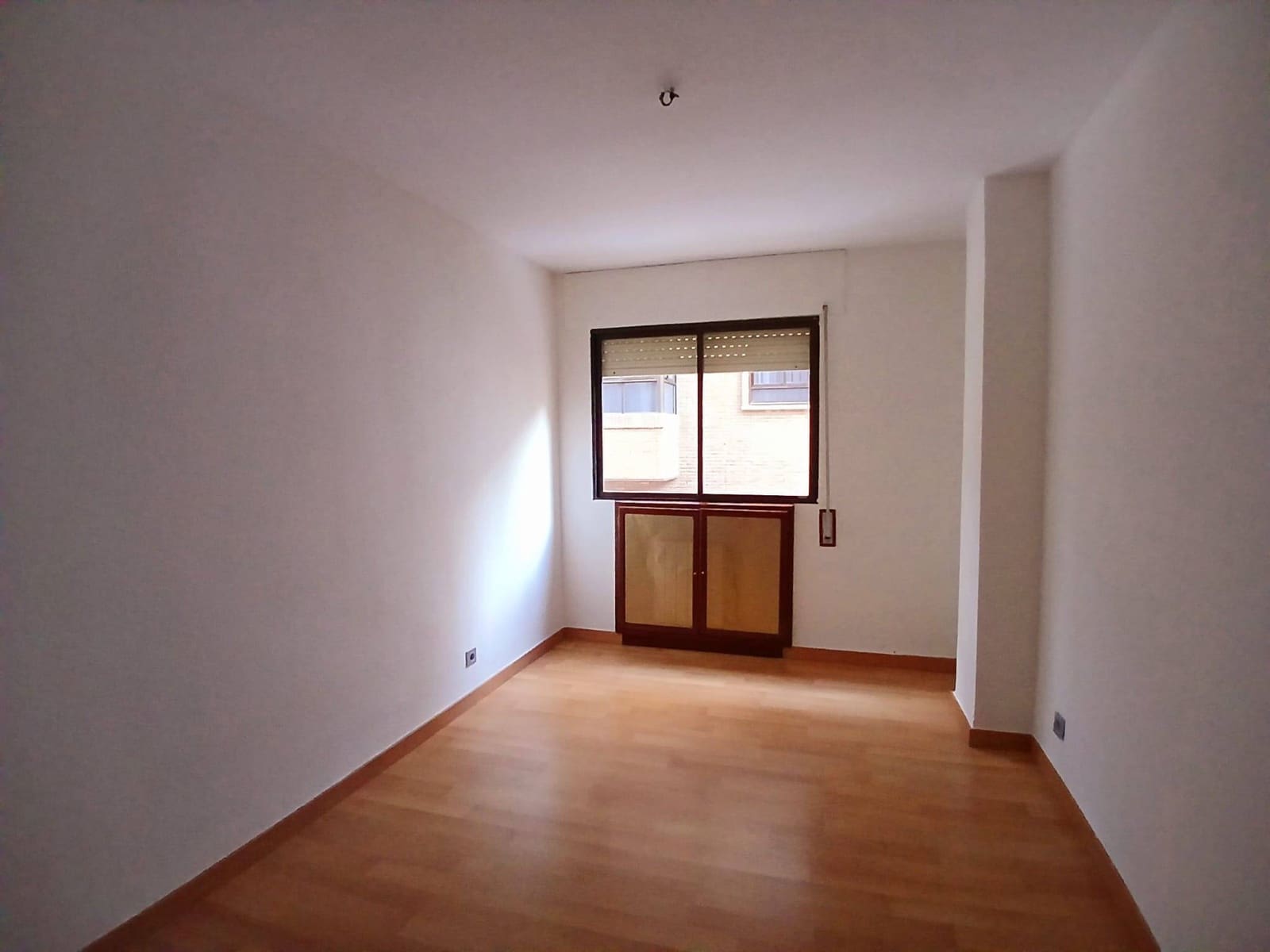 5 bedroom Flat for rent in Cartagena with garage - € 1,250 (Ref: 9924652)