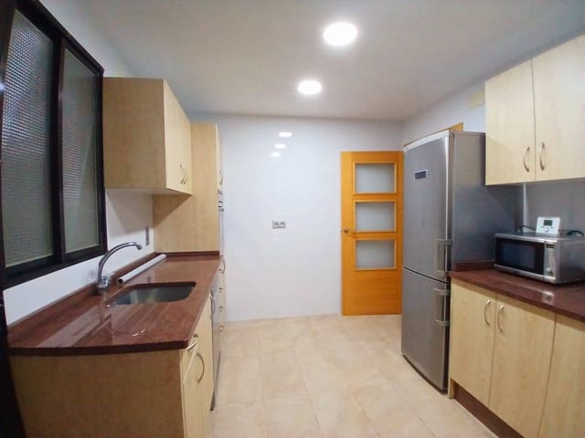 5 quarto Apartamento para arrendar em Cartagena com garagem - 1 250 € (Ref: 9924652)