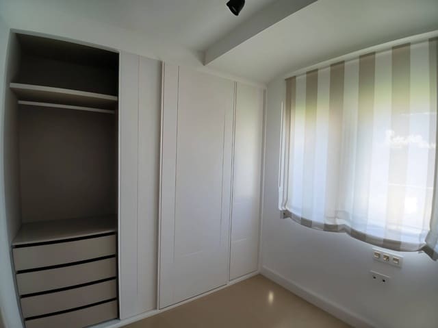2 slaapkamer Appartement te huur in Cartagena - € 900 (Ref: 9952697)
