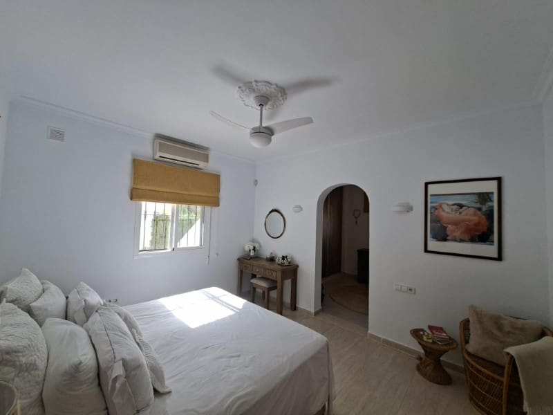5 bedroom Villa for sale in Arboleas with pool garage - € 445,000 (Ref: 10157571)