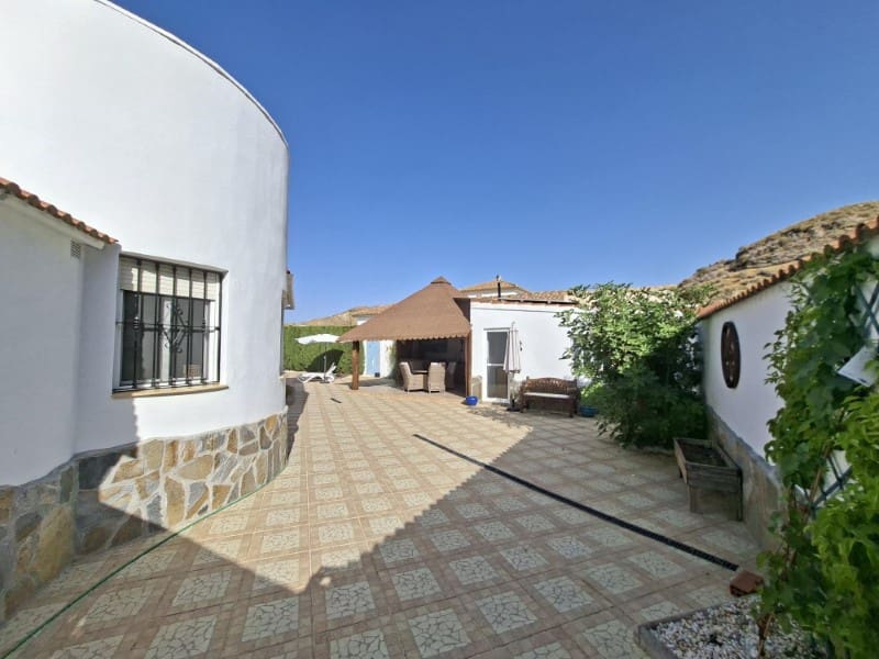 5 bedroom Villa for sale in Arboleas with pool garage - € 445,000 (Ref: 10157571)