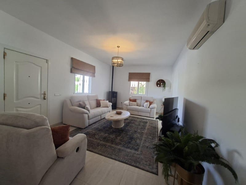 5 bedroom Villa for sale in Arboleas with pool garage - € 445,000 (Ref: 10157571)