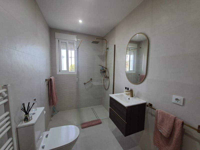 5 bedroom Villa for sale in Arboleas with pool garage - € 445,000 (Ref: 10157571)