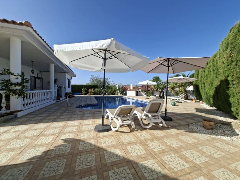 5 bedroom Villa for sale in Arboleas with pool garage - € 445,000 (Ref: 10157571)