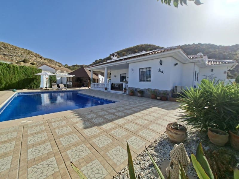 5 bedroom Villa for sale in Arboleas with pool garage - € 445,000 (Ref: 10157571)
