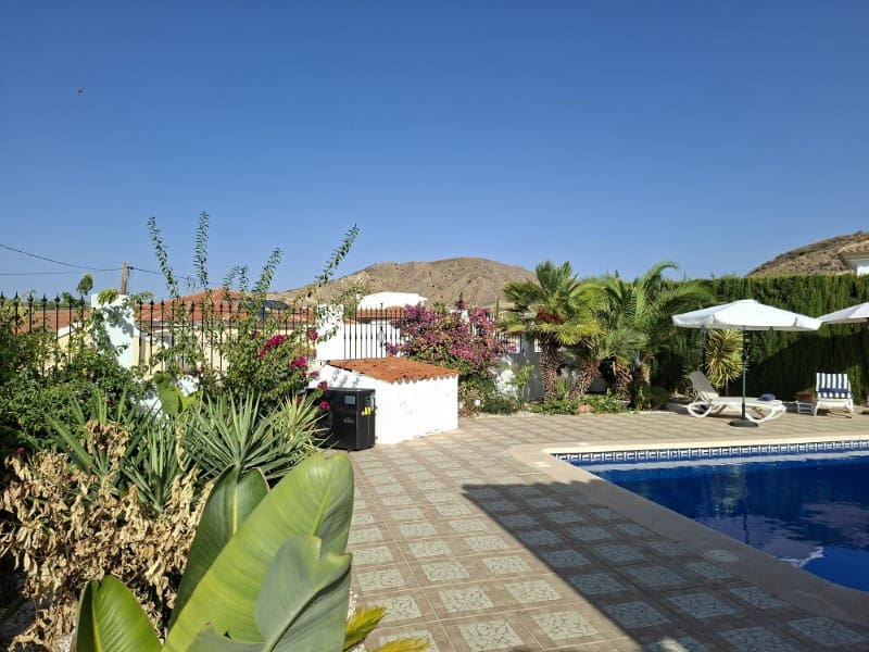 5 bedroom Villa for sale in Arboleas with pool garage - € 445,000 (Ref: 10157571)