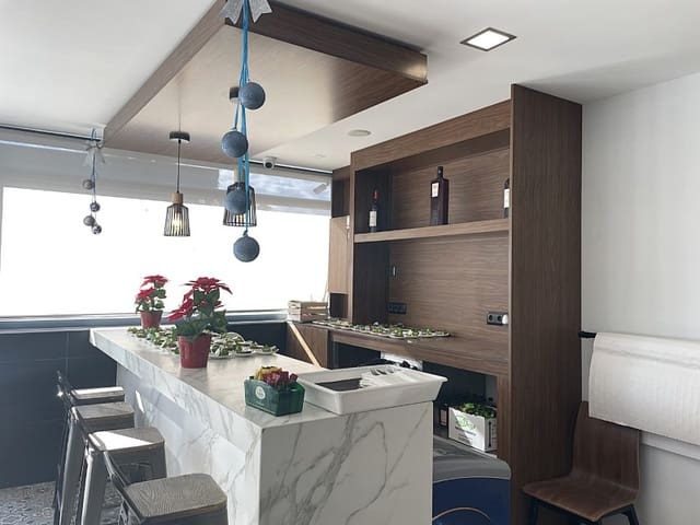 6 bedroom Restaurant/Bar for sale in Garrucha - € 1,200,000 (Ref: 8769303)