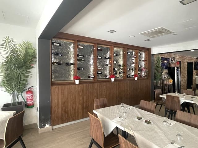 6 bedroom Restaurant/Bar for sale in Garrucha - € 1,200,000 (Ref: 8769303)