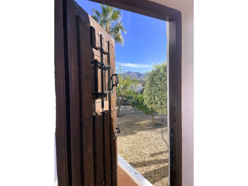 Chalet de 4 habitaciones en Cuevas del Almanzora en venta con piscina garaje - 485.000 € (Ref: 9449145)