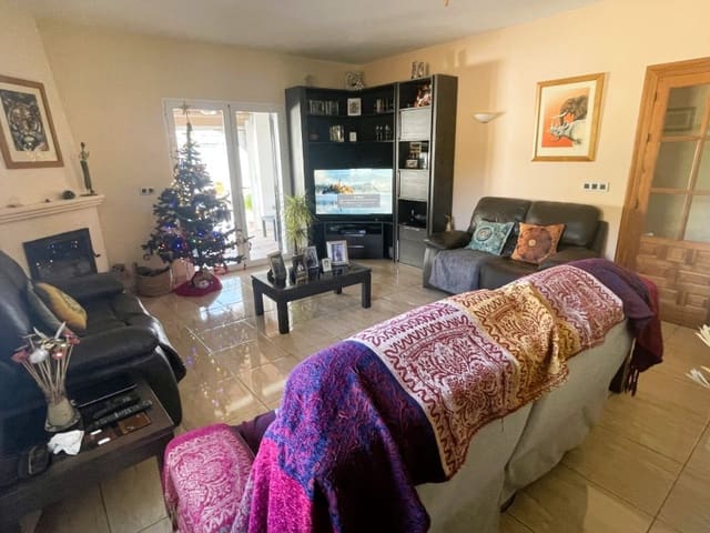 Chalet de 4 habitaciones en Cuevas del Almanzora en venta con piscina garaje - 485.000 € (Ref: 9449145)