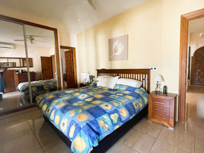 Chalet de 4 habitaciones en Cuevas del Almanzora en venta con piscina garaje - 485.000 € (Ref: 9449145)