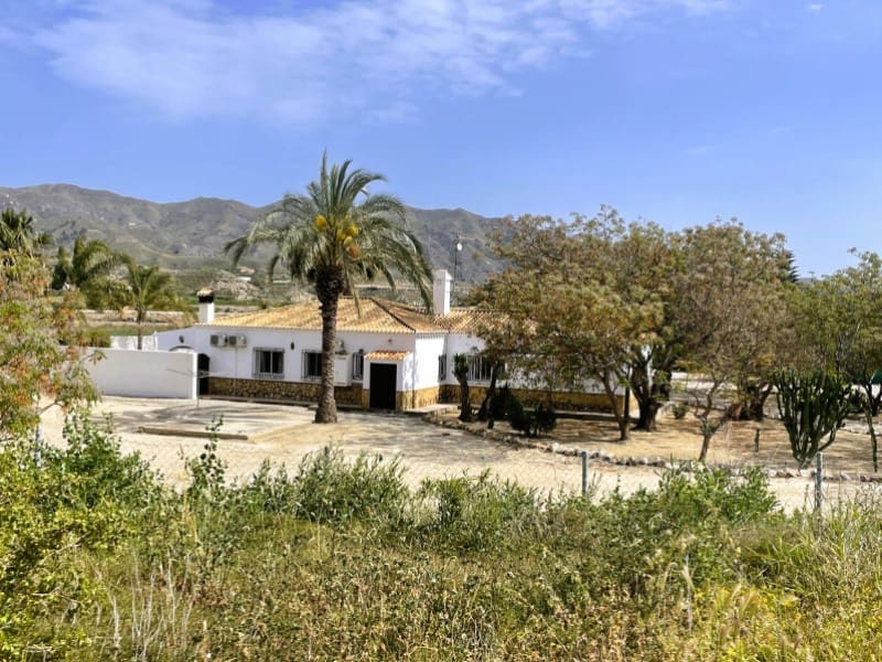 4 soverom Villa til salgs i Cuevas del Almanzora med svømmebasseng garasje - € 485 000 (Ref: 9449145)