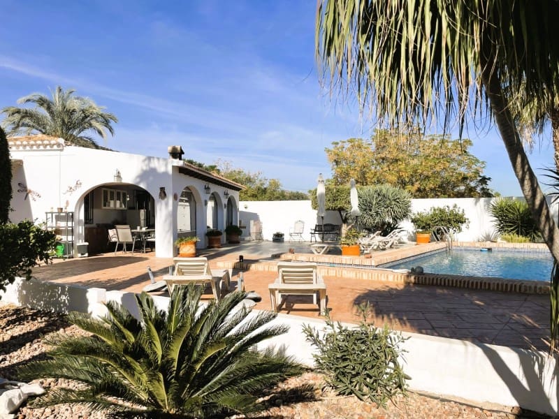 4 soverom Villa til salgs i Cuevas del Almanzora med svømmebasseng garasje - € 485 000 (Ref: 9449145)