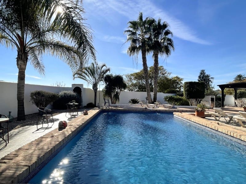 4 soverom Villa til salgs i Cuevas del Almanzora med svømmebasseng garasje - € 485 000 (Ref: 9449145)